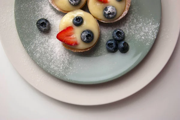Direkt Über Dem Französischen Dessert Kleine Torten Mit Pudding Frischen — Stockfoto