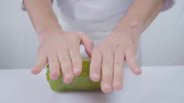 Konditor Kocht Karamell Hände Und Grüner Karamell Konditor Kocht Dessert — Stockvideo