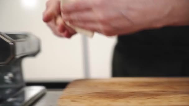 Roule Pâte Chef Déploie Pâte Pâte Cuisson Pour Boulettes Quelqu — Video