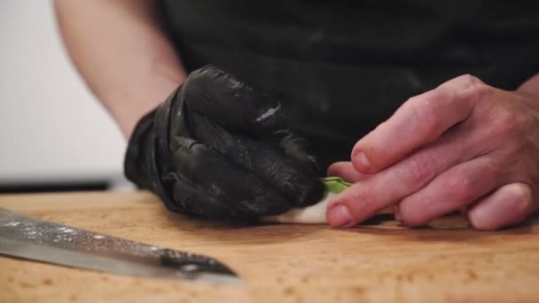 Chef Gyoza Koken Met Vlees Handgemaakte Knoedels Het Proces Van — Stockvideo