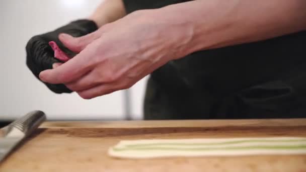 Massa Rolar Chef Distribuir Massa Massa Cozinhar Para Gyoza Alguém — Vídeo de Stock