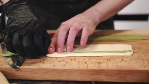 Chef Gyoza Koken Met Vlees Handgemaakte Knoedels Het Proces Van — Stockvideo