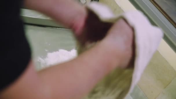 Chef Está Haciendo Pasta Para Pizza Manos Dinero Cocinar Masa — Vídeo de stock