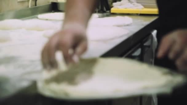 Chef Fait Pâte Pizza Les Mains Pâte Cuisiner Pâte Pizza — Video