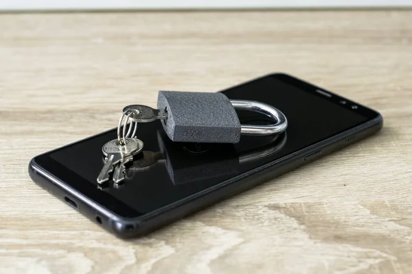 Closed Padlock Keys Based Concept Smartphone Data Protection High Quality — Stock Photo, Image