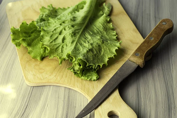 Lettuce Leaves Cutting Board Next Knife Table High Quality Photo — Stock Photo, Image