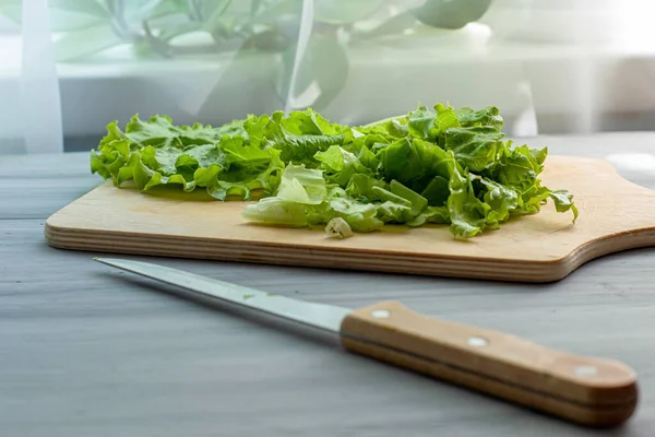 Lettuce Leaves Cutting Board Next Knife Table High Quality Photo — Stock Photo, Image