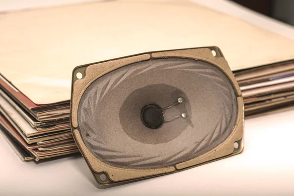 Vinyl Records Next Speaker Speaker White Background Retro Sound Recording — Stock Photo, Image