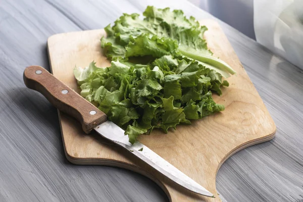 Lettuce Leaves Cutting Board Next Knife Table High Quality Photo — Stock Photo, Image