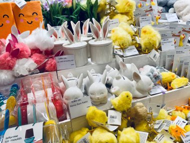 02.03.2021 Kıbrıs Rum Kesimi Paskalya için Paphos Kaplan dükkânı dekorasyonu