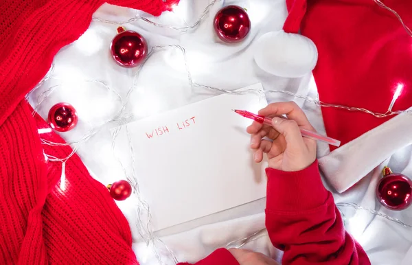 Напиши Список Побажань Санти Червоною Ручкою Білому Аркуші Червоні Різдвяні — стокове фото