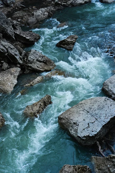 Beautiful Stormy Mountain River Emerald Blue Hues Runs Rocks Top — Stock Photo, Image