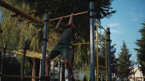 Sportliche Aktivitäten Freien Und Ein Gesunder Lebensstil Fitness Und Kraftübungen — Stockvideo