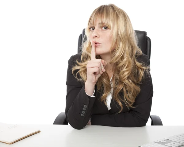 Aantrekkelijke zakenvrouw vragen om stilte — Stockfoto