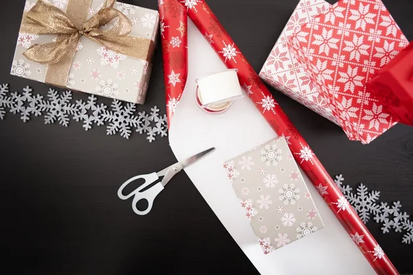 Christmas gift box preparation — Stock Photo, Image