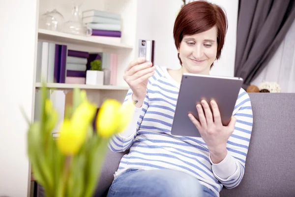 Young girl with tablet computer — Stock Photo, Image