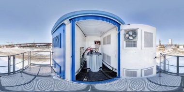 Yüksek voltajlı güç ünitesi kalkanı içinde eş dikdörtgen projeksiyonda tam küresel dikişsiz hdri panorama 360 açısı. VR AR içeriği