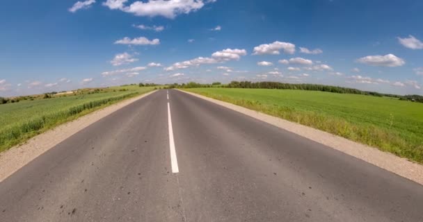 Lenta Transformación Del Paisaje Diminuto Planeta Camino Asfalto Entre Campos — Vídeo de stock