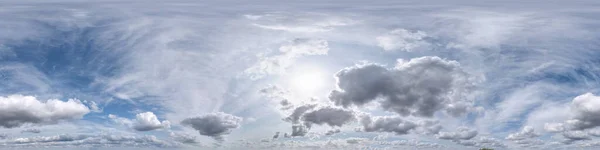 晴朗的蓝天 白云斑斓 无缝洞全景360度透视与天顶用于3D图形或游戏开发 如天空穹顶或编辑无人机射击 — 图库照片