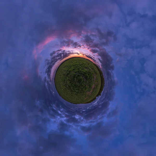 Зеленая Крошечная Планета Преобразования Сферической Панорамы 360 Градусов Сферический Абстрактный — стоковое фото