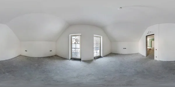 Quarto Branco Vazio Com Mansarda Sem Reparação Mobiliário Panorama Hdri — Fotografia de Stock