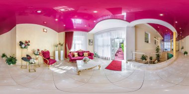 MINSK, BELARUS - 2013: Panorama 'daki panoramada tam küresel 360 derece, eşit uzaklıkta pembe tavanı olan modern lüks otelin panoraması. VR içeriği