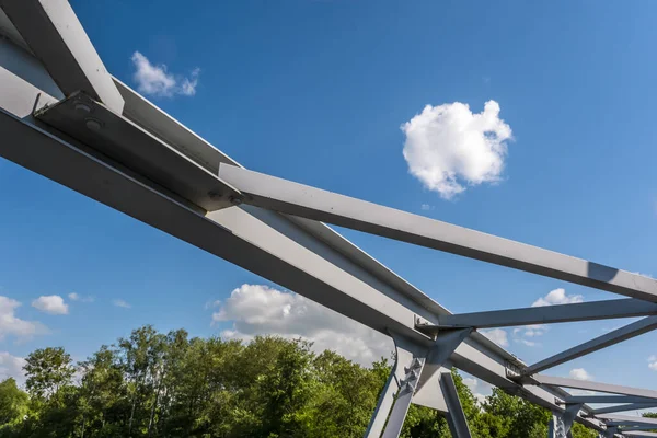 Железный Стальной Каркас Конструкции Моста Голубом Фоне Неба Металлические Конструкции — стоковое фото