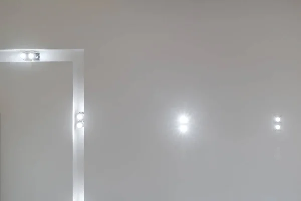 Tecto Suspenso Com Lâmpadas Led Pontos Diodo Construção Drywall Sala — Fotografia de Stock