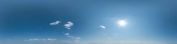 晴朗的蓝天 白云斑斓 无缝洞全景360度透视与天顶用于3D图形或游戏开发 如天空穹顶或编辑无人机射击 — 图库照片