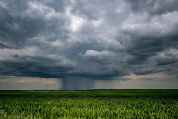 Paisagem Com Céu Escuro Com Nuvens Chuva Antes Tempestade Trovoada — Fotografia de Stock