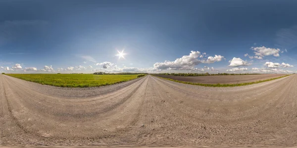 Hay Carretera Grava Arena Blanca Tráfico Entre Los Campos Con —  Fotos de Stock