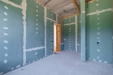 boş beyaz yeşil alçıpan odası onarım ve mobilya olmadan