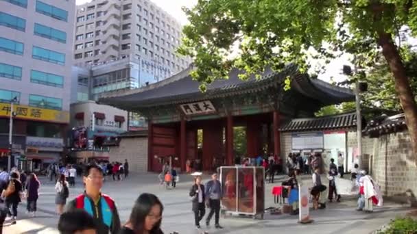 Templo de Seul em dia ensolarado — Vídeo de Stock
