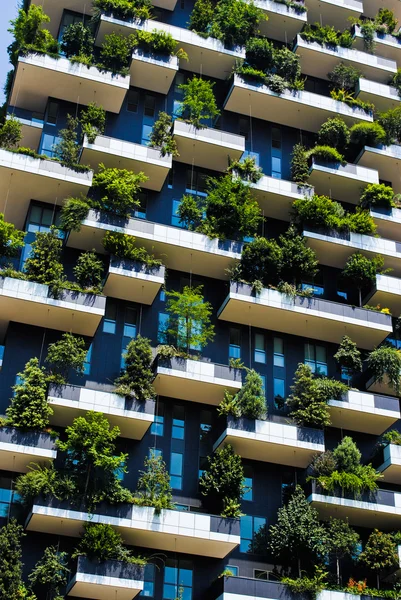 Porta Nuova bölgesinde yeşil mimari, Milano İtalya