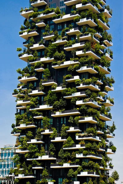 Porta Nuova bölgesinde yeşil mimari, Milano İtalya