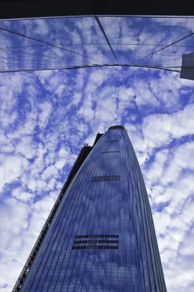 Pusat perbelanjaan Lotte Tower. Bangunan fasad modern - Seoul, Korea Selatan — Stok Foto