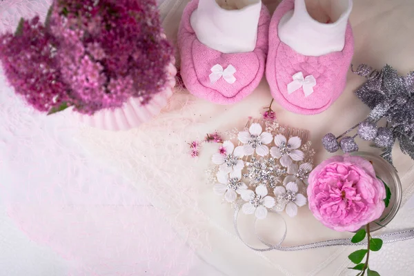 Décoration de douche de bébé avec des fleurs - c'est une fille — Photo