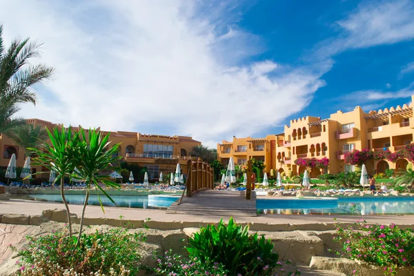 SHARM EL SHEIKH, EGYPT - 15 ДЕКАБРЯ: Туристы находятся на отдыхе в популярном отеле 15 декабря 2014 года в Шарм-эль-Шейхе, Египет . — стоковое фото