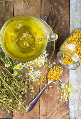 Papatya çay kuru papatya çiçeği ile