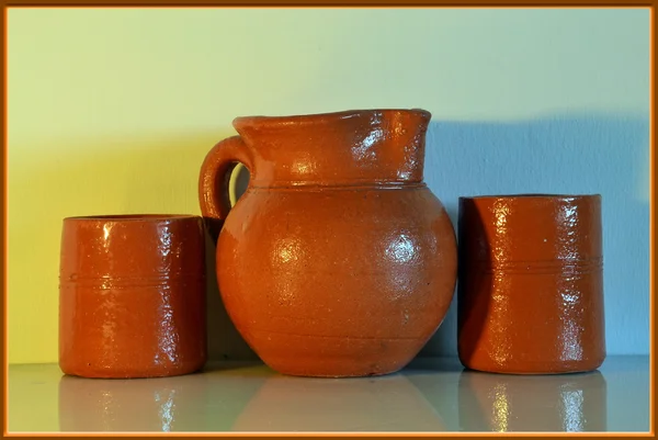 Teiera e bicchieri in terracotta — Stockfoto