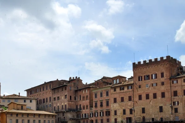 Siena, strade e palazzi in piazza del campo — Stock Photo, Image