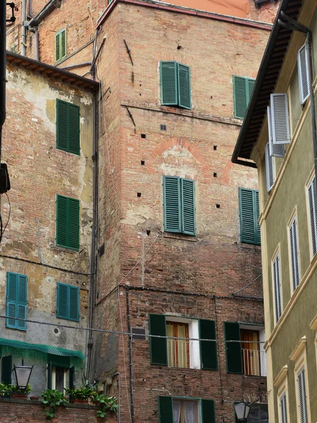 Siena, strade e palazzi in piazza del campo — Stock Photo, Image