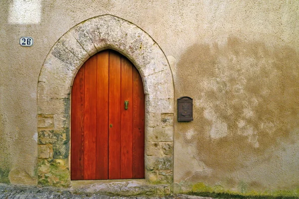 Porta legno stile medioevo bir forma di kubbe içinde — Stok fotoğraf
