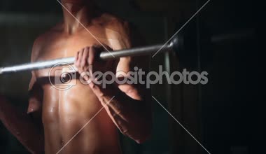 Adam spor salonunda devreye girer