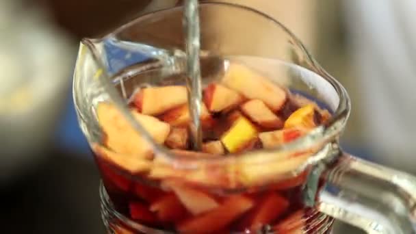 Preparation of alcoholic drinks Sangria — Stock Video