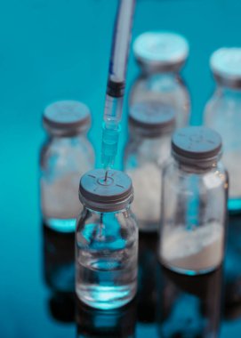 Stüdyoda Corona virüsü aşısı 