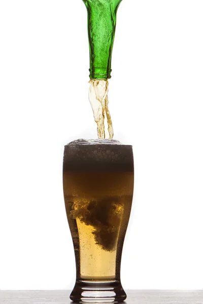 Beer pouring — Stock Photo, Image