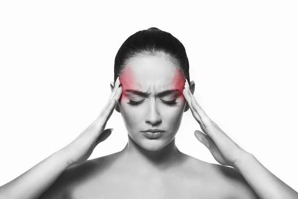 Γυναίκα που πάσχει από το πόνο στο κεφάλι — Φωτογραφία Αρχείου