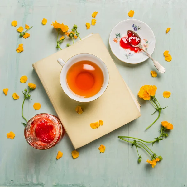 Kopp te, burk med sylt — Stockfoto