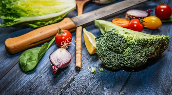 Produtos hortícolas orgânicos crus — Fotografia de Stock